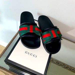 GUCCI
Satin Web Bow Slide Sandals 41 Black